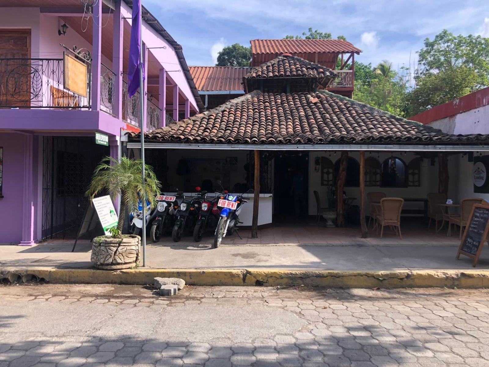 The Landing Hotel And Restaurant Moyogalpa Exterior photo