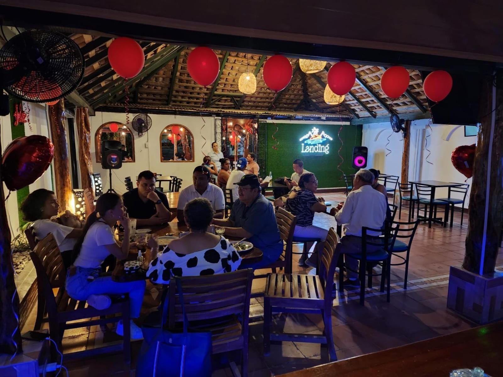 The Landing Hotel And Restaurant Moyogalpa Exterior photo
