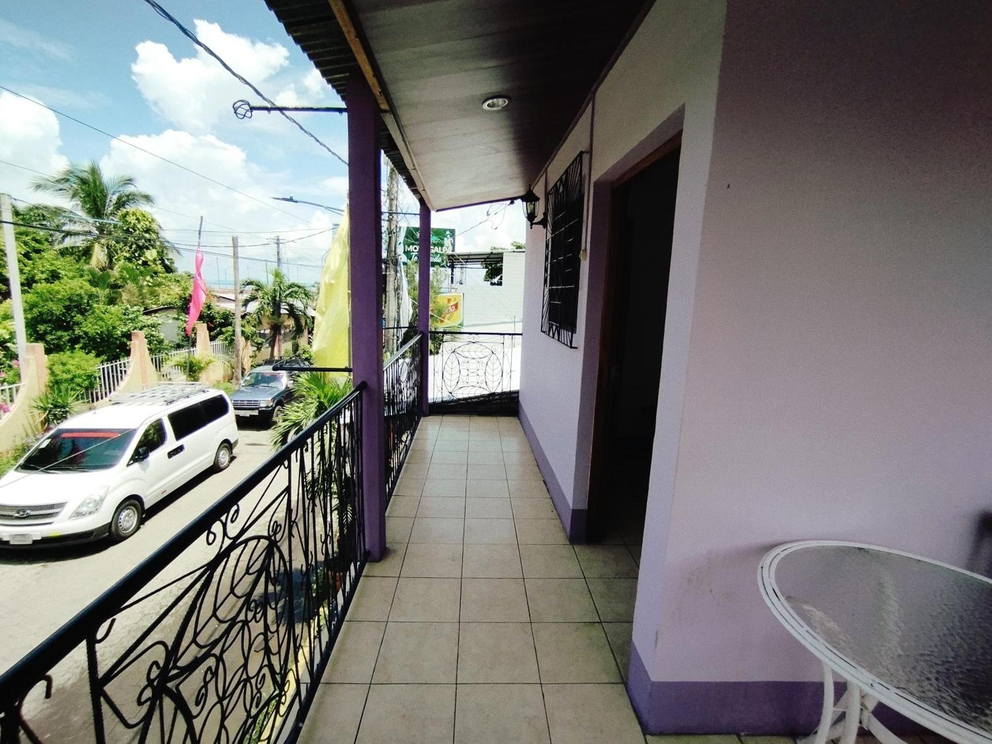 The Landing Hotel And Restaurant Moyogalpa Exterior photo